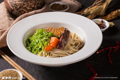 老坛酸辣牛肉面爆料视频,独家爆料带你领略地道川味  第3张